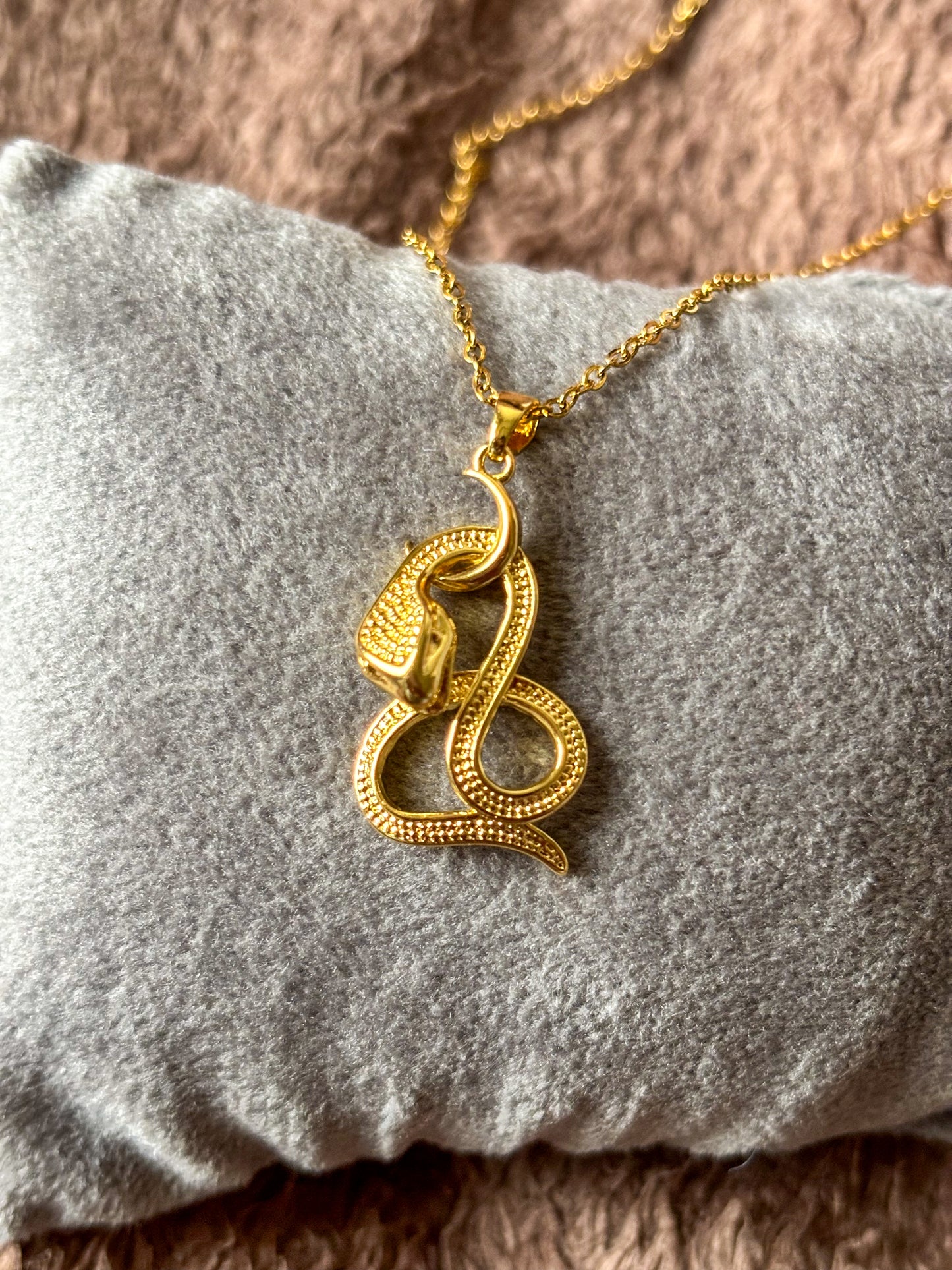 Sparkling Snake Chain Necklace – Anti-Tarnish Shine