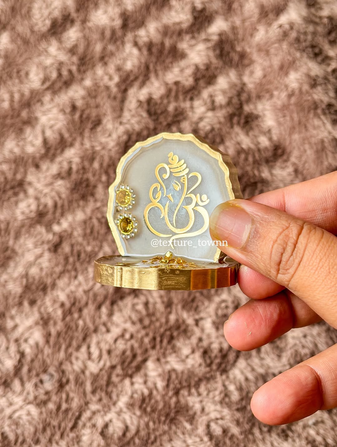 Resin Mini Ganpati Stands – Divine & Decorative