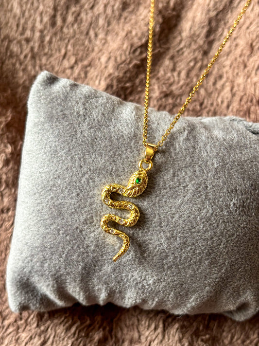 Serpent Shine Necklace – Anti-Tarnish & Elegant