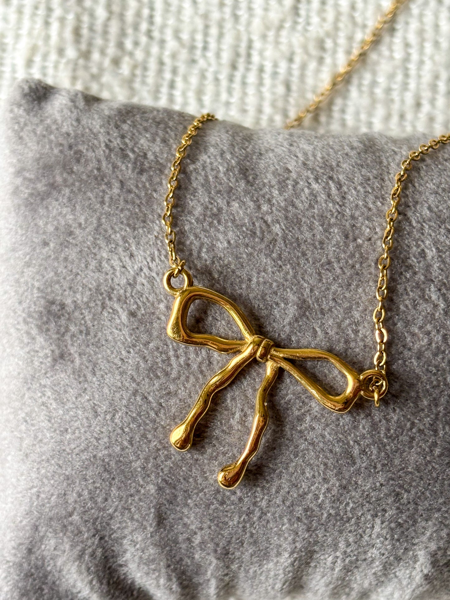 Everyday Bow Necklace
