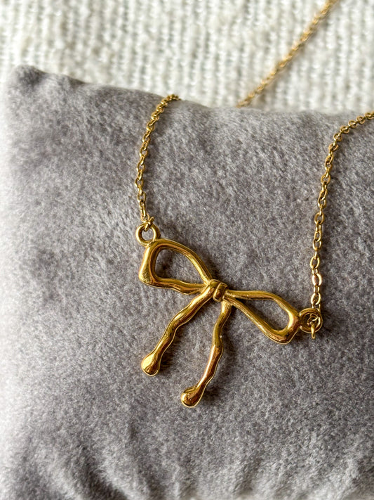 Everyday Bow Necklace