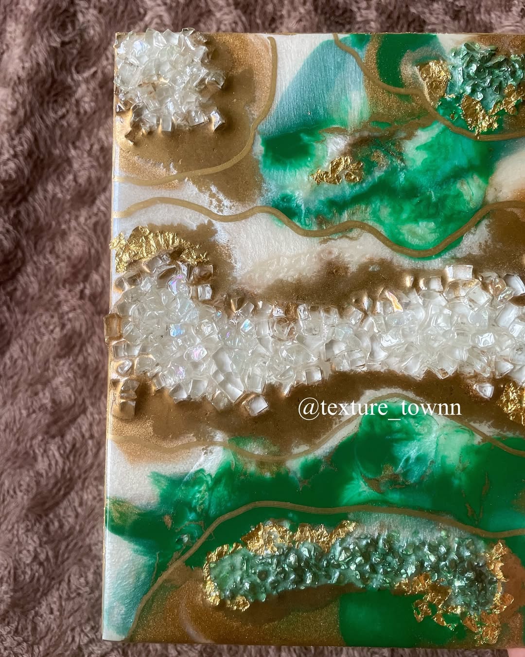 Handcrafted Resin Geode Wall Art – Luxurious Home Décor