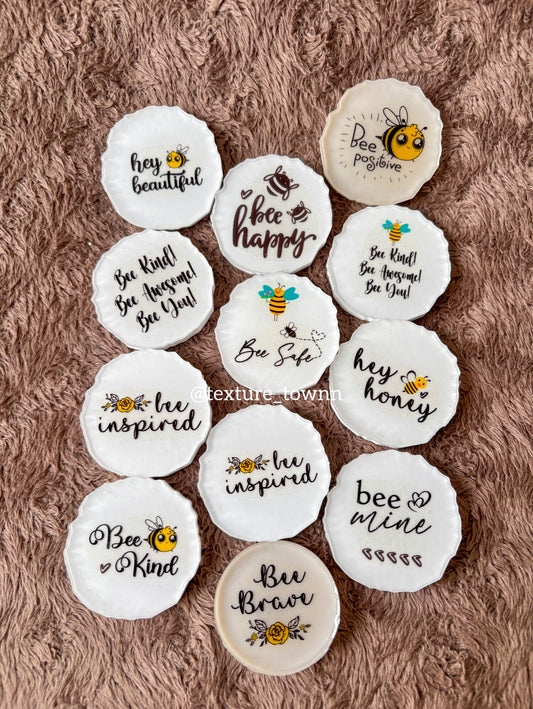 Handmade Resin Bee Keychain – Cute Bee-Themed Accessory