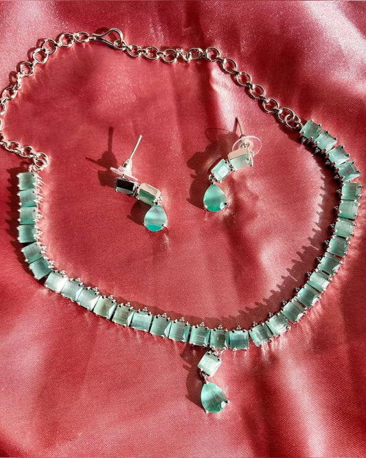 AD Saanvi Necklace